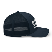 Charger l&#39;image dans la galerie, STUD Trucker Cap
