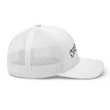 Carica l&#39;immagine nel visualizzatore di Gallery, StudsRin™ Trucker Cap
